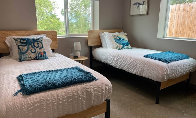 Gateway House | Pet-Friendly Upper Mesa Villa #11: Rated 9.6/10 Stay!
