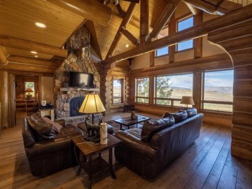 Granby House | Family-Friendly Getaway at Upper Ranch - 4-Star Experience