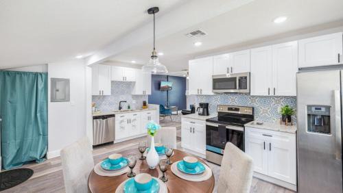 Azalea Park House | Modern 3 Bedroom Retreat in Vibrant Orlando