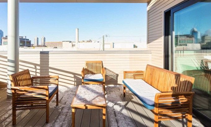 Downtown Indianapolis Condo | Indulge in a 4-Star 3BR Penthouse with Family Amenities