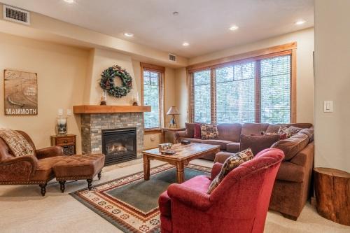 Woodwinds House | Inviting 4 Bed Retreat at Woodwinds with Hot Tub & Golf Access