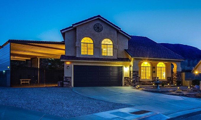 Black Mountain House | Stylish 4 BR Home with Pool, Spa & RV Parking - Guest Rated 9.8