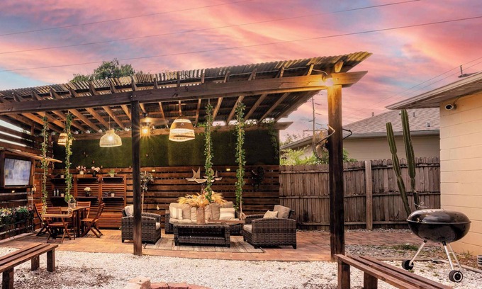 East Ybor House | Elegant 4 BR Ybor House with Outdoor Living & Pet Friendly