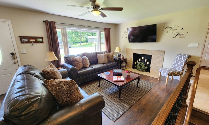 Fairfield House | Family-Friendly 5-Star Retreat with Pet and Kitchen Amenities