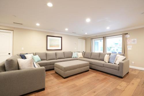 Southwest Anaheim House | Upscale 6 Bed, 5 Ba, New Pool W/Jacuzzi, 1/2 Mile Walk to Disney