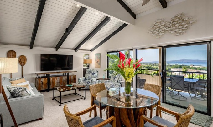 Wailea House | Elegant Vistas: A 4-Star Retreat with Inviting Pool