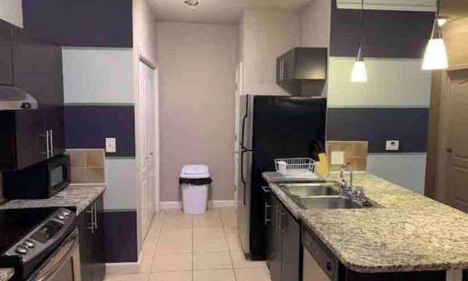 Underwood Hills House | Elegant Apartment in Central Downtown with Top Amenities