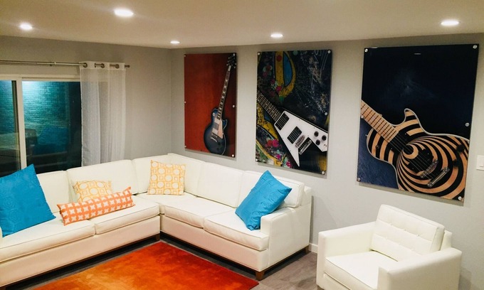 Riverside Condo | Stylish ATX Music Condo in East Austin Near Downtown Buzz