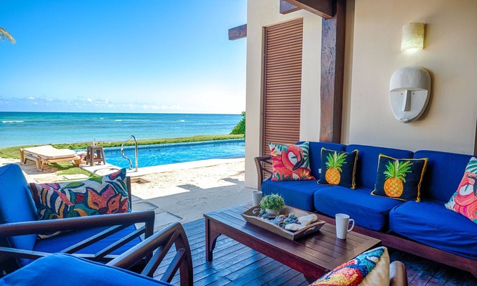 Akumal Condo | Modern Condo on Half Moon Bay with Beachfront Pool & Deck