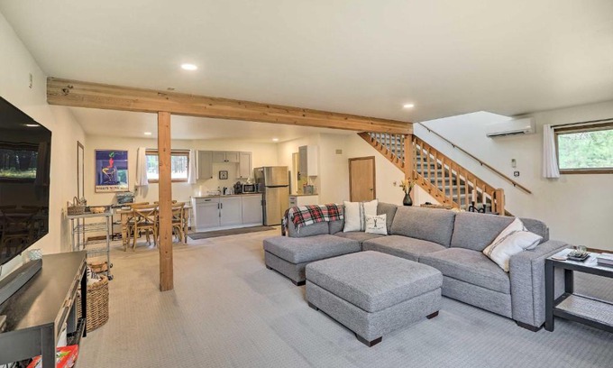 Bend House | Stylish Bend Barn Retreat with Deck Near Scenic Trails