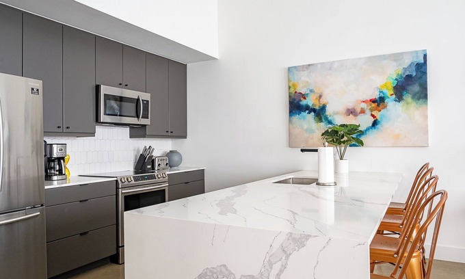 Holly Condo | Upscale Condo in East Austin