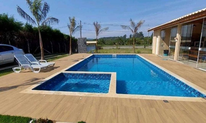 Mairinque House | Elegant Cottage in Gated Community with Private Pool
