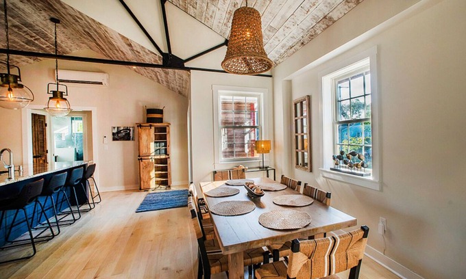 Lewes Apartment | Downtown Suite in Lewes with Ocean Views and Spa Access