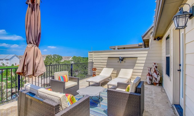 Georgetown House | Elegant Townhome with Rooftop Terrace & Pool Near Park