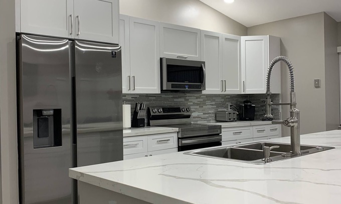 Miramar House | Modern Home Near Hardrock Stadium with Family-Friendly Amenities