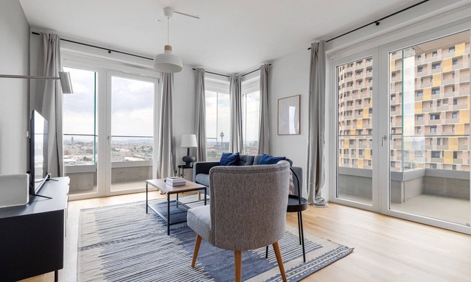 Erdberg Apartment | Elegant 2BR Retreat with Pool & Playground in Landstraße