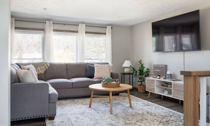 Traverse City House | Modern Oasis with Ocean View & Hot Tub - Rated 10/10!