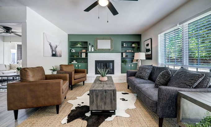 Houston House | Pet-Friendly Retreat with Spa in Houston - Rated 10/10!