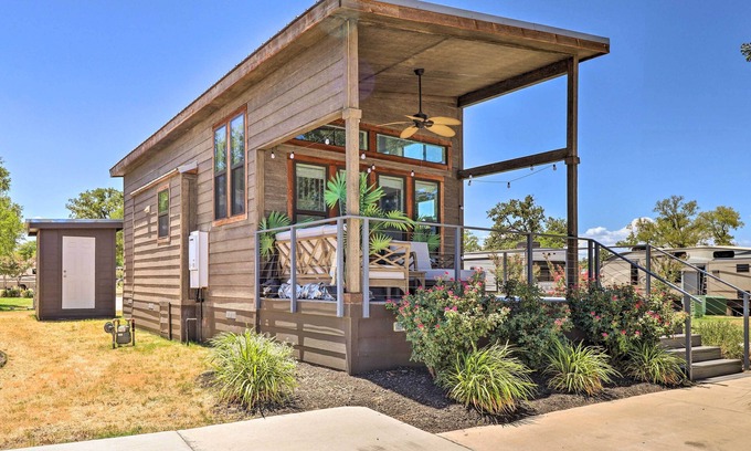 Austin House | Boho-Chic Austin Getaway with Pool & Spa - Guest Rated 9.8