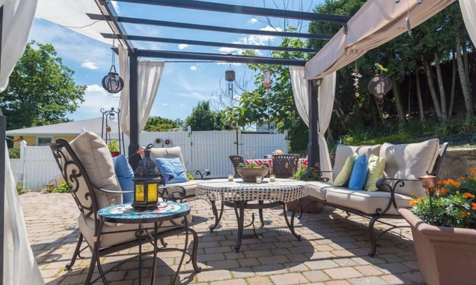 Worcester House | Elegant Zen Retreat with Pool and Spa Amenities