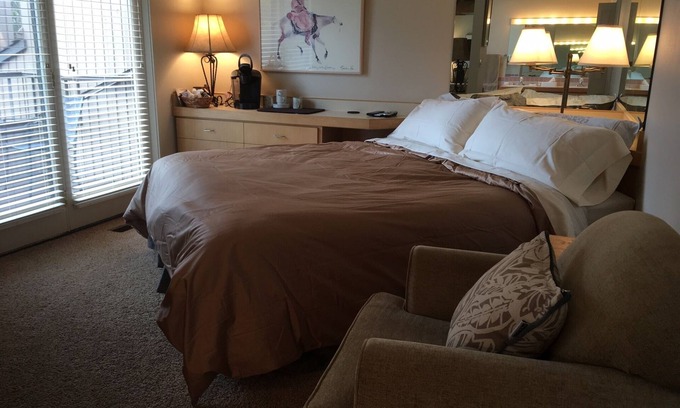 Redmond House | Exclusive Upstairs Master Suite Overlooking the 6th Green