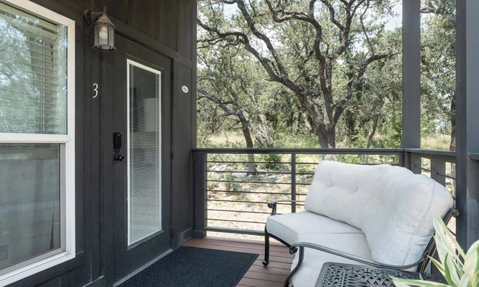 Dripping Springs Cabin | Upstay - Dreamland Cabin with Loft - Near Austin
