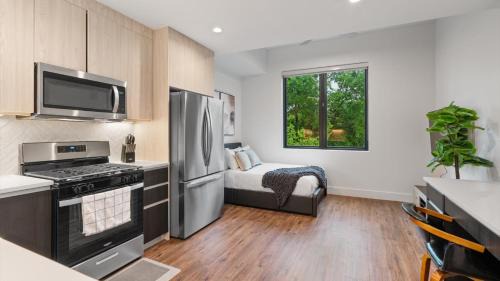 West Congress Apartment | Upstay Modern Studio Near South Congress Avenue