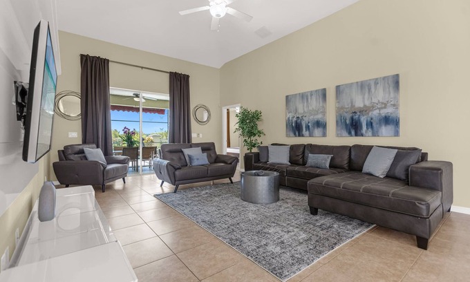 Crystal Cove House | Dream Stay at Upstay: Private Pool & BBQ Near Disney