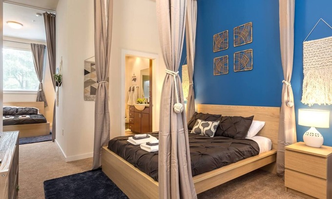 First Ward Apartment | Inviting Uptown 1st Ward Apartment with Patio & Hammock