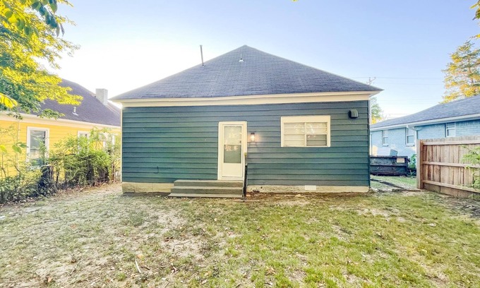 Uptown House | Uptown Chic: Family-Friendly 2bd Retreat Near Downtown