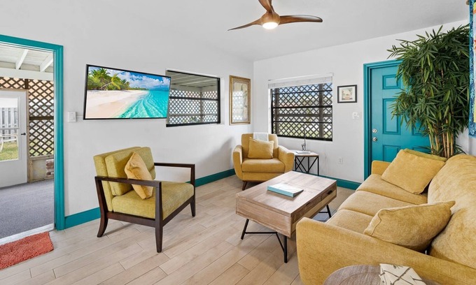 Cocoa Beach Apartment | Uptown Cottage - Steps from Downtown with Ocean Views