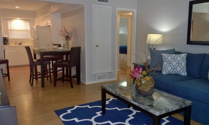 Knox - Henderson Apartment | Cozy Uptown Dallas 1-Bedroom with WiFi & Kitchen Access