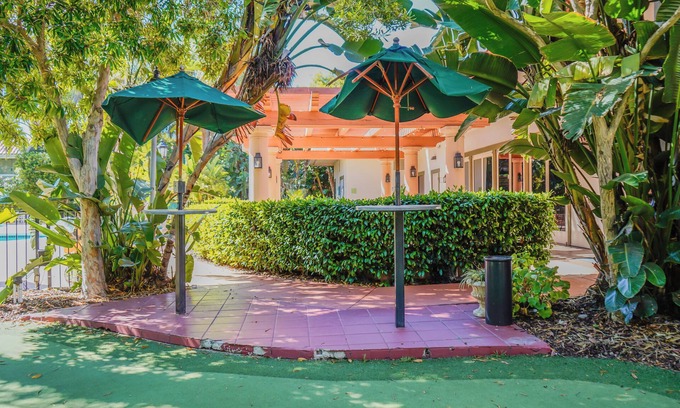 San Jose Hotel | Relaxing Uptown Oasis Near San Jose Airport with Pool & Spa