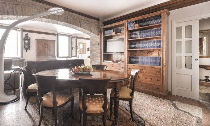 Historic Center Apartment | Guerrazzi Deluxe: Guest Rated 10/10 with Spa & Pet-Friendly