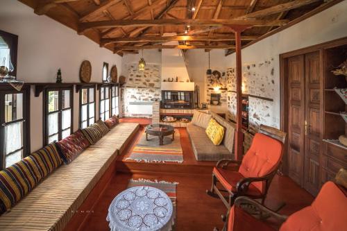 Pinakates Villa | Exceptional Urania Traditional Stone House - Rated 9.8/10
