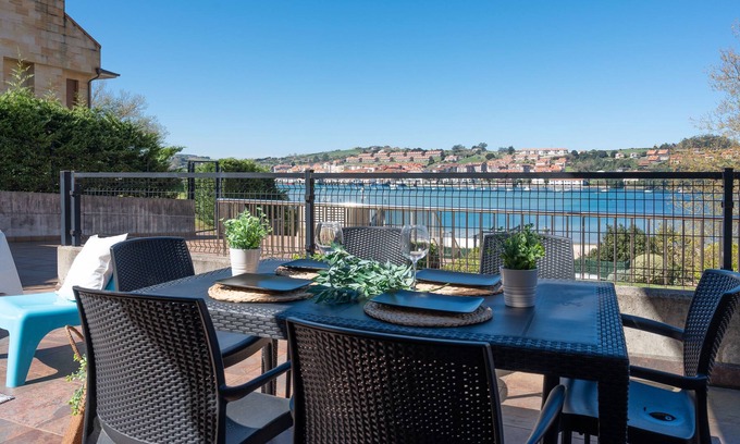 San Vicente de la Barquera House | URB. LA MAZA, GROUND FLOOR APARTMENT WITH PRIVATE GARDEN AND VIEWS