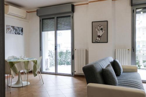 Milan Apartment | Urban Balcony Hideaway - 3 people