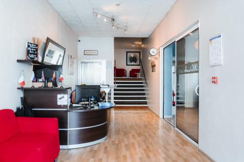 La Gare Hotel | Discover Urban by Balladins Perpignan: Pet-Friendly Stay