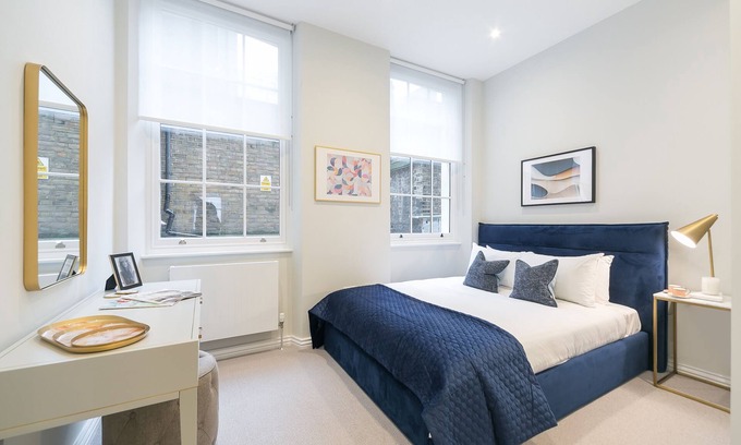 Covent Garden Apartment | Trendy Urban Escape at Drury - Perfect for Families