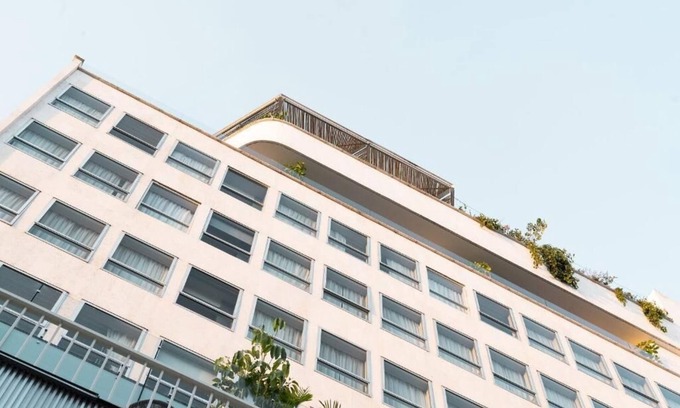 Hipodromo Hotel | Urban Escape: Chic Hotel with Rooftop Views & Pet-Friendly Perks