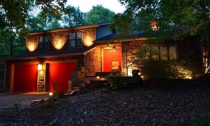 Charlotte House | Urban Escape: Hot Tub Oasis Near Uptown with 9.4 Rating!
