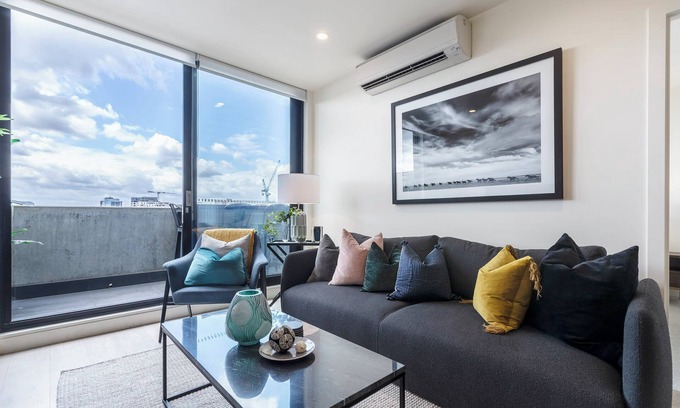 Fitzroy Condo | Designer Condo in Vibrant Fitzroy with Essential Amenities