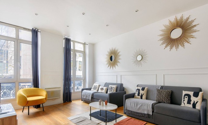 Vivienne Apartment | Elegant Urban Flat 34 - Family-Friendly Near Paris Louvre