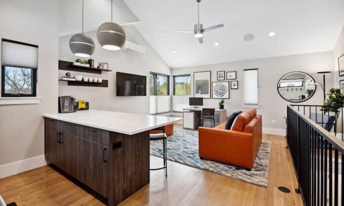 Superior House | Modern Urban Guest House with Family-Friendly Amenities