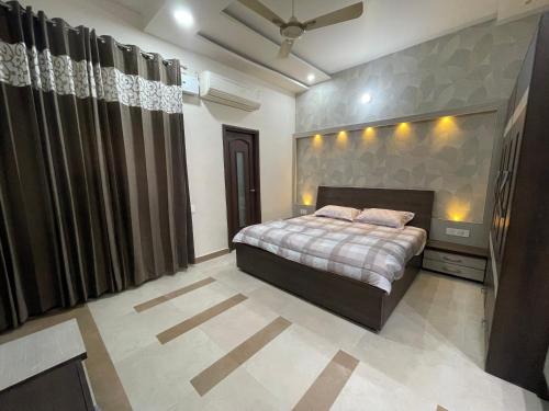 Amritsar House | Guest Rated Urban Oasis with Breakfast & Child-Friendly Perks