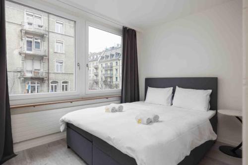 Sihlfeld Apartment | Urban Oasis with Queen Bed and Scenic View for Families