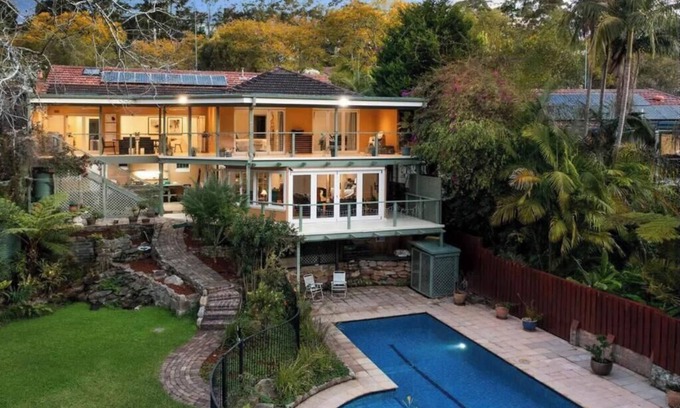 Lindfield House | Urban poolside oasis in Sydney- outdoor living at its best
