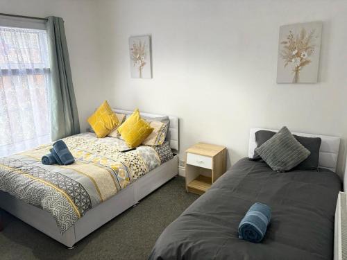 Coventry Villa | Urban Retreat With This Charming 2-Bedroom House ocated in the heart of Central Coventry