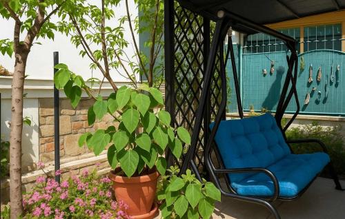 Anatolikos Sinikismos House | Coastal Retreat: Adriana's Garden Oasis with Ocean Views