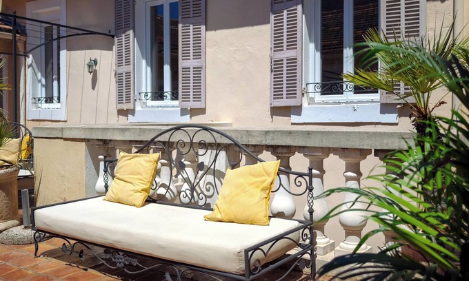 Carpentras Hotel | Urban Style Blason du Ventoux